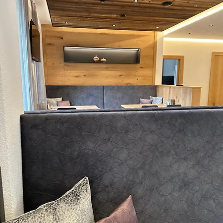 Garni Ehrenreich Bed and Breakfast Ζόλντεν