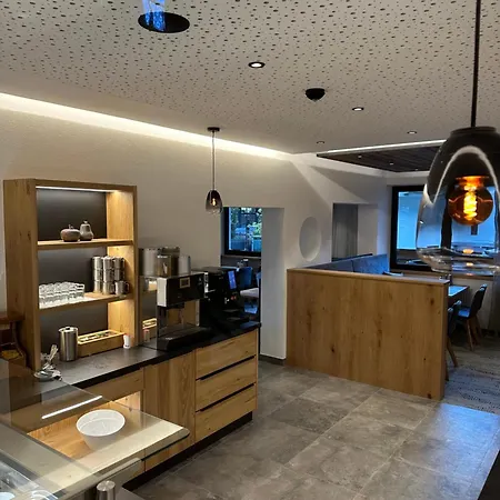 Garni Ehrenreich Bed & Breakfast 3*