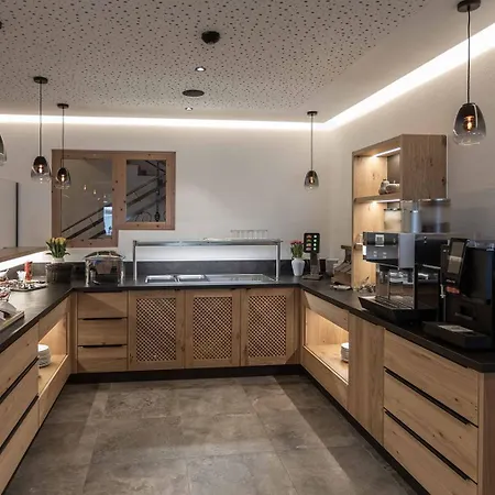 Bed & Breakfast Garni Ehrenreich 3*
