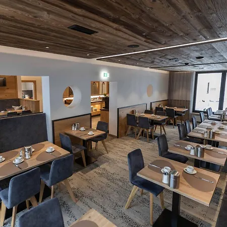 Garni Ehrenreich B&B 솔덴